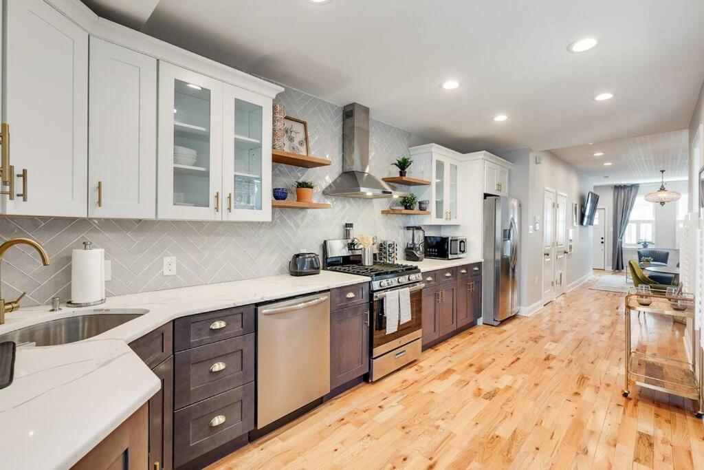Trendy Fairmount Gem-5 Star Location, Roof Deck, Parking, Gr8 For Families Leilighet Philadelphia Eksteriør bilde